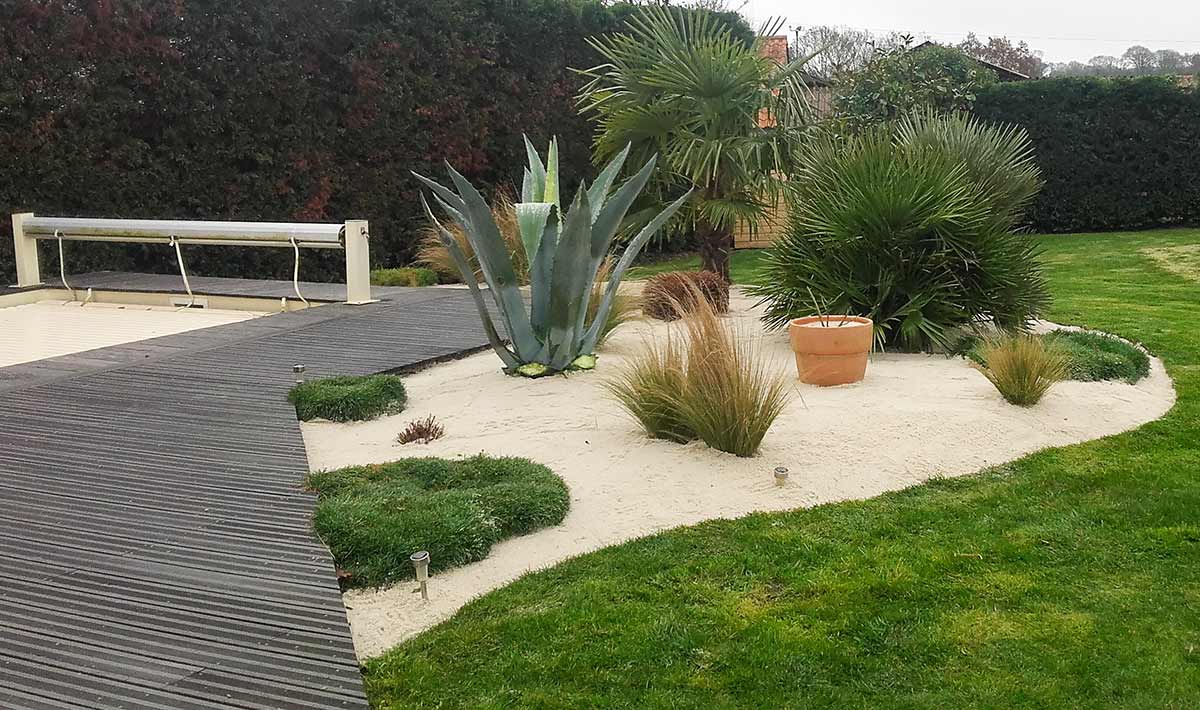 cote-et-jardins-paysagiste-pornic-amenagement-design-terrasse-massif-pelouse