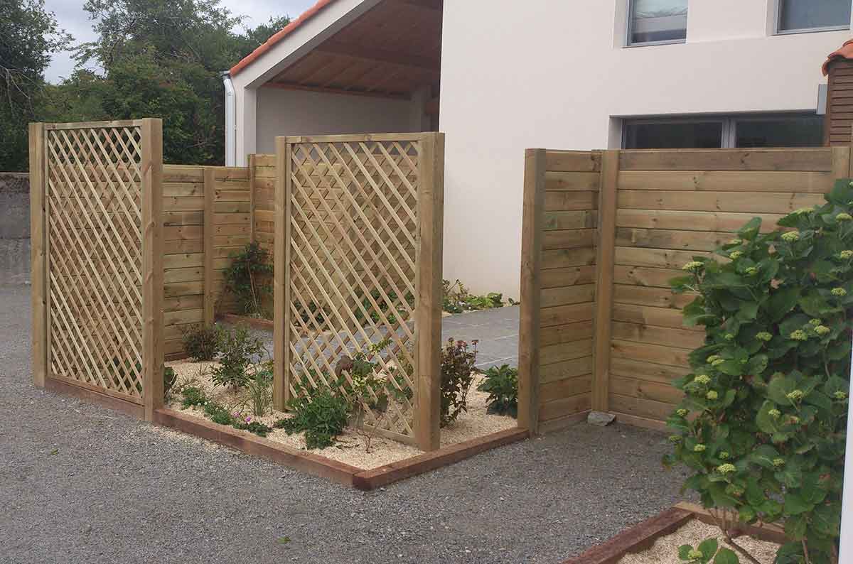 cote-et-jardins-paysagiste-pornic-amenagement-massif-separation-et-treillis